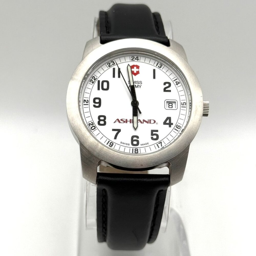Vintage Victorinox Swiss Army Mens Field Ashland Round 38mm Mint Working